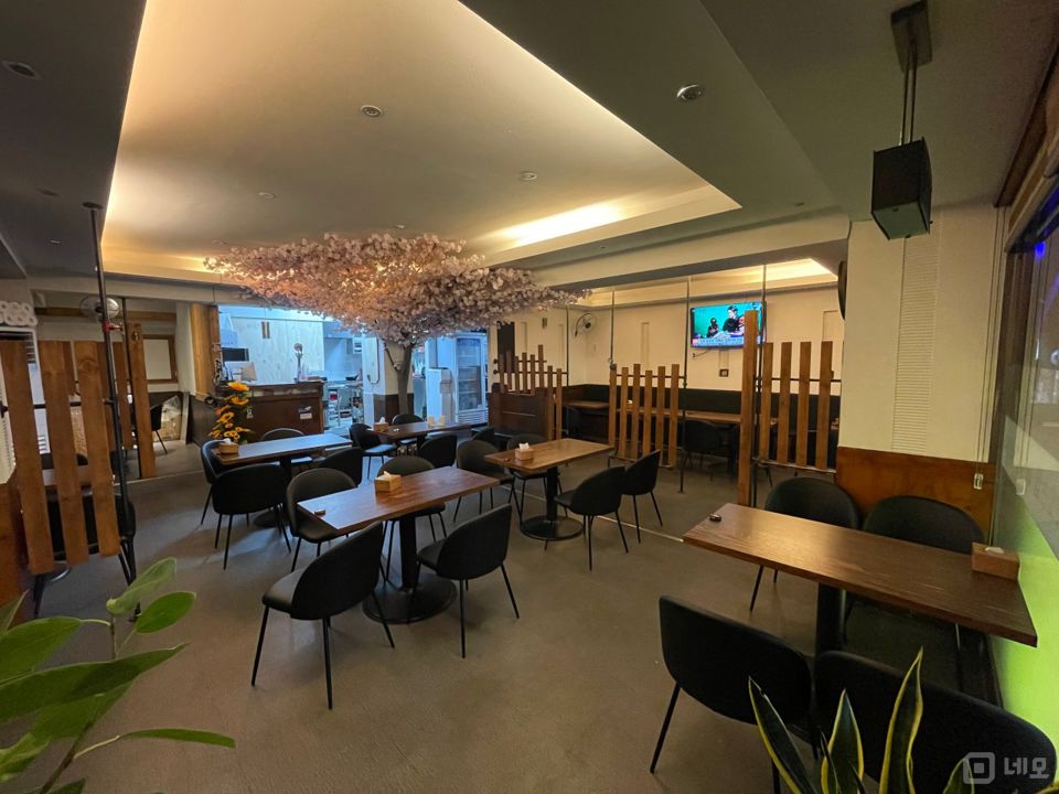 상일동 깔끔한 시설 및 인테리어 맥주호프점 매물의 1번째 사진