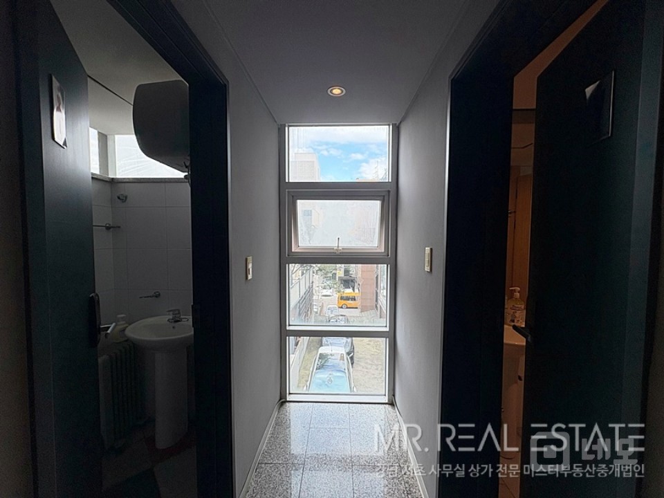 도산대로 이면 가성비ACE사무실 엘베有 단독출입문O 매물의 15번째 사진