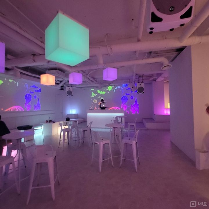 신사동 유동인구 최상, 시설 최상 라운지바 매물의 3번째 사진