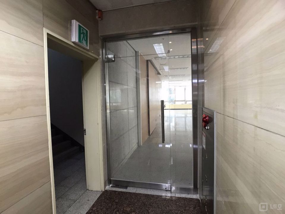 3호선 압구정역 도보 4분 이내 위치 대로변 인프라 우수한 사무실 매물의 5번째 사진