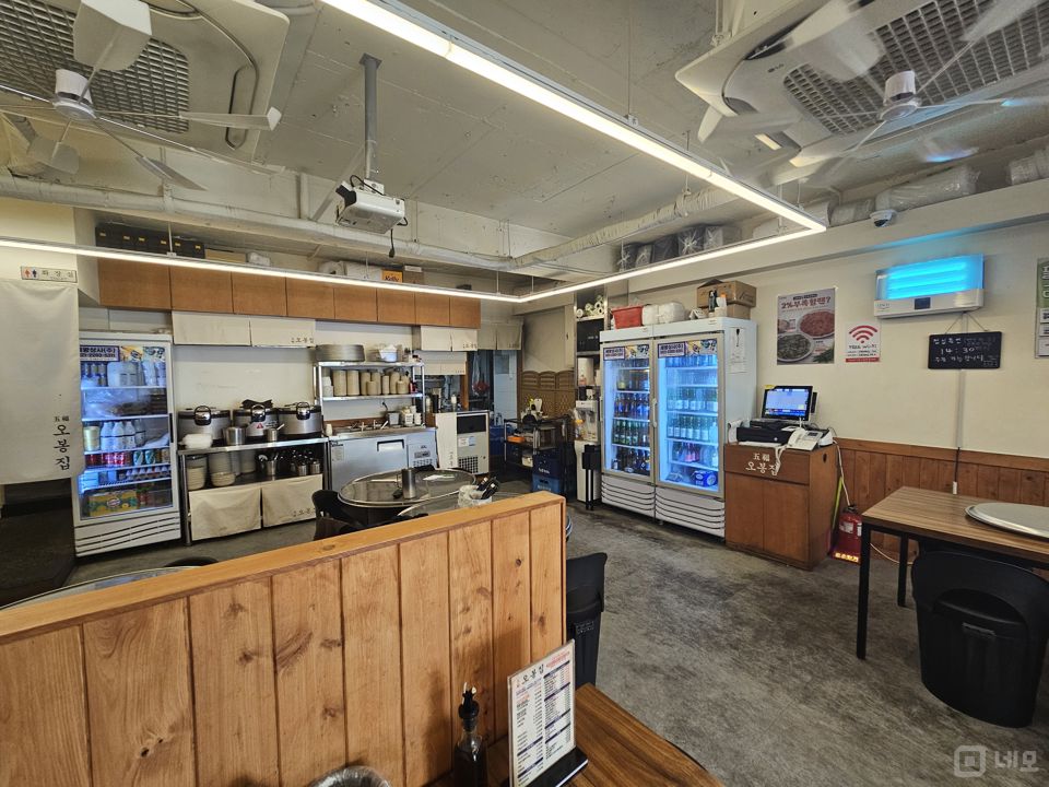 유동인구 많은, 잠실동 신천먹자골목 상권에 위치한 1층 음식점 매물의 2번째 사진