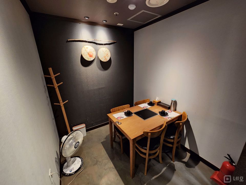 고급스러운 인테리어 완비된 여의도 음식점 매물의 11번째 사진