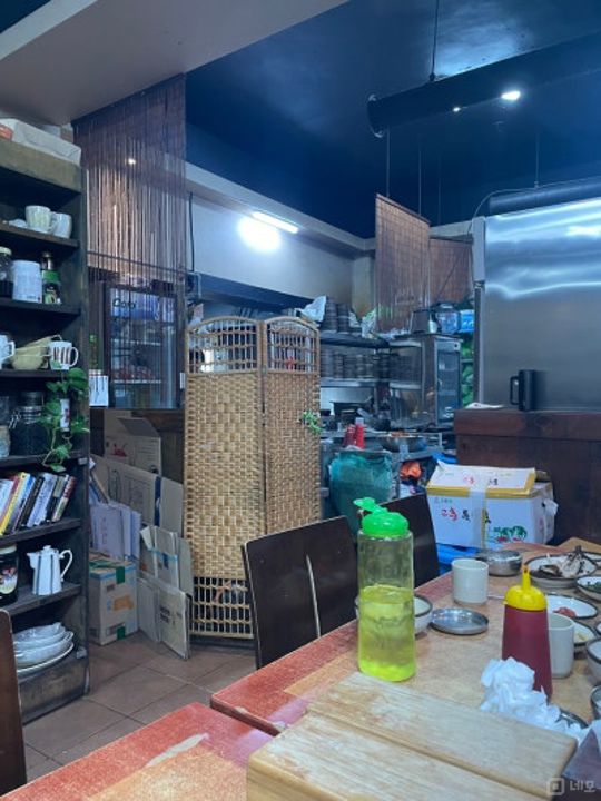 청담동 대로변 건물에 위치한 음식점 매물의 3번째 사진