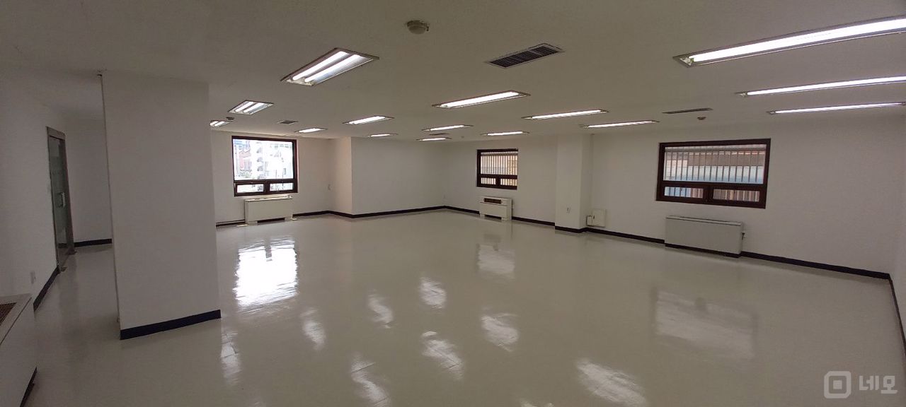 을지로3가역 6분거리 깔끔한 사무실입니다 매물의 4번째 사진