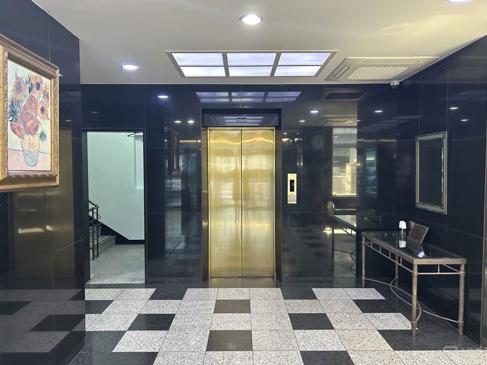 강남역 뱅뱅사거리 깔끔한 오피스 매물 매물의 2번째 사진