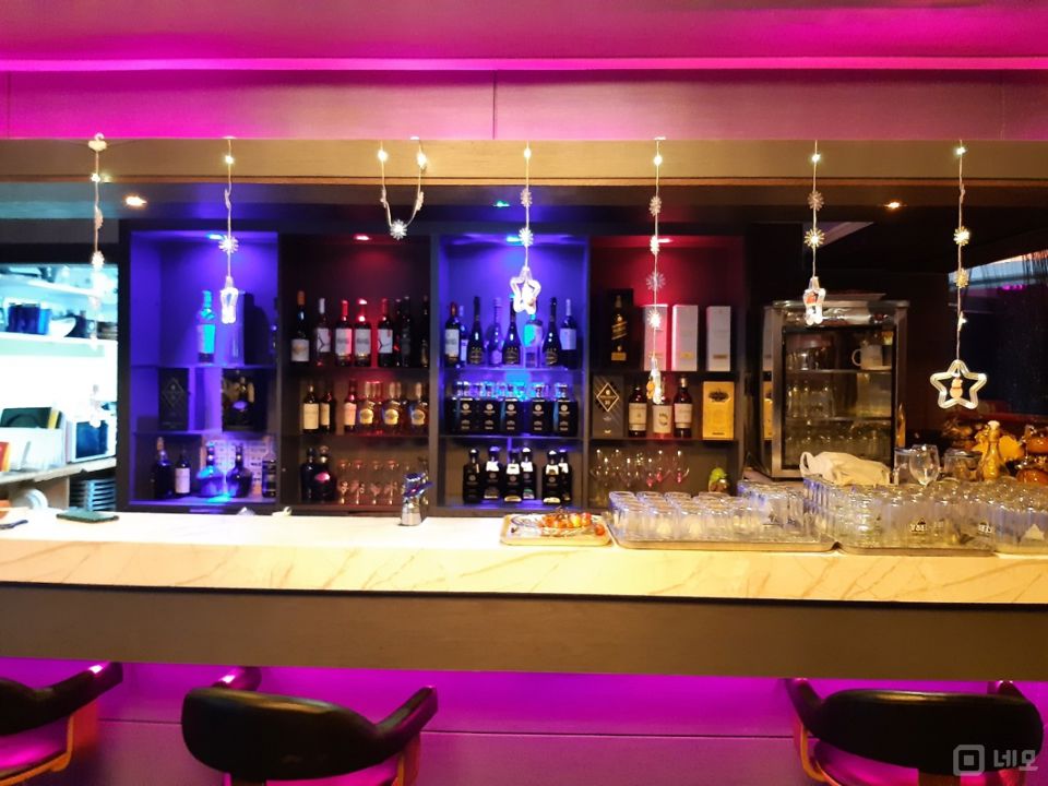 대림동 사거리 코너 위치, 시설, 인테리어 완비, 단골 많은 노래주점 매물의 5번째 사진