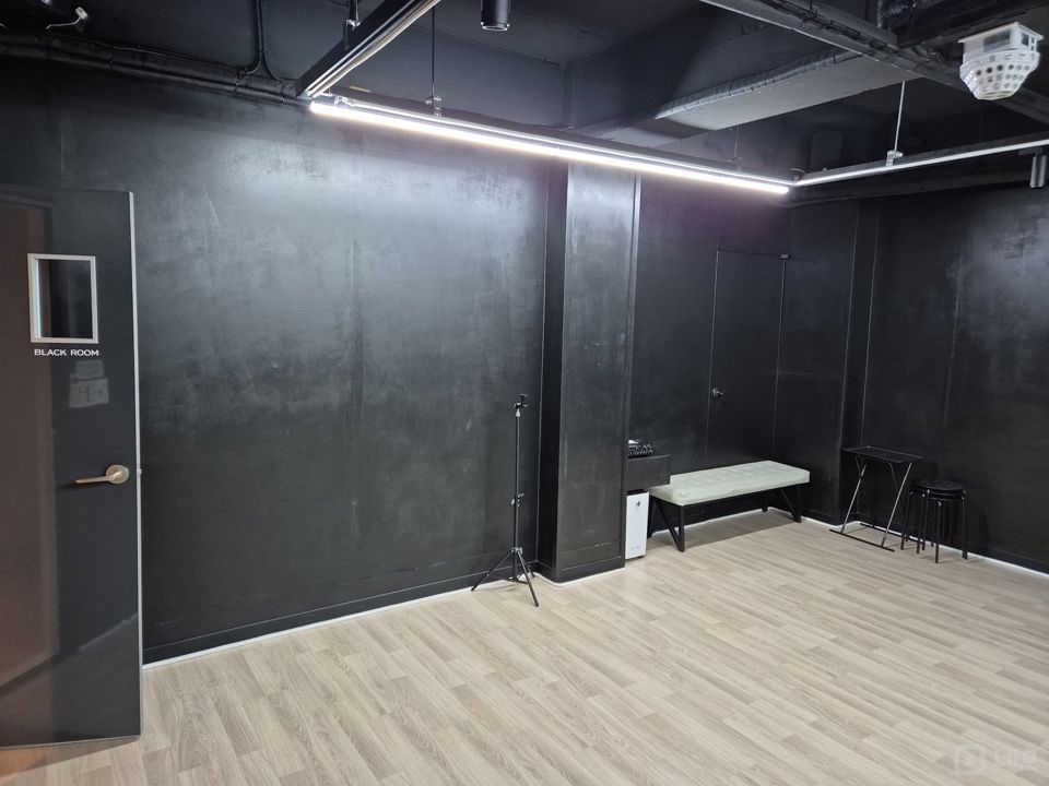 상암동 복합상권에 위치한 스튜디오 매물의 2번째 사진