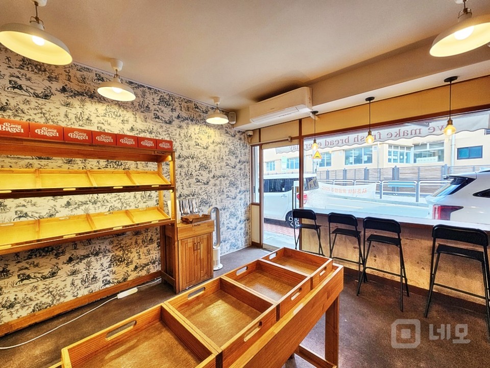 JS 학교 앞 SSS급 상권! 1층 가시성 좋은 상가 임대 매물의 2번째 사진