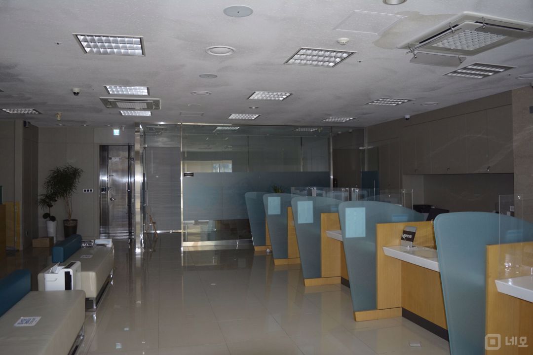 성수동 대로변 코너, 가시성 좋은 공실 매물의 3번째 사진