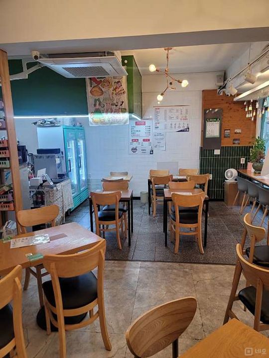 신정동 시설양도 가능한 음식점 매물의 2번째 사진