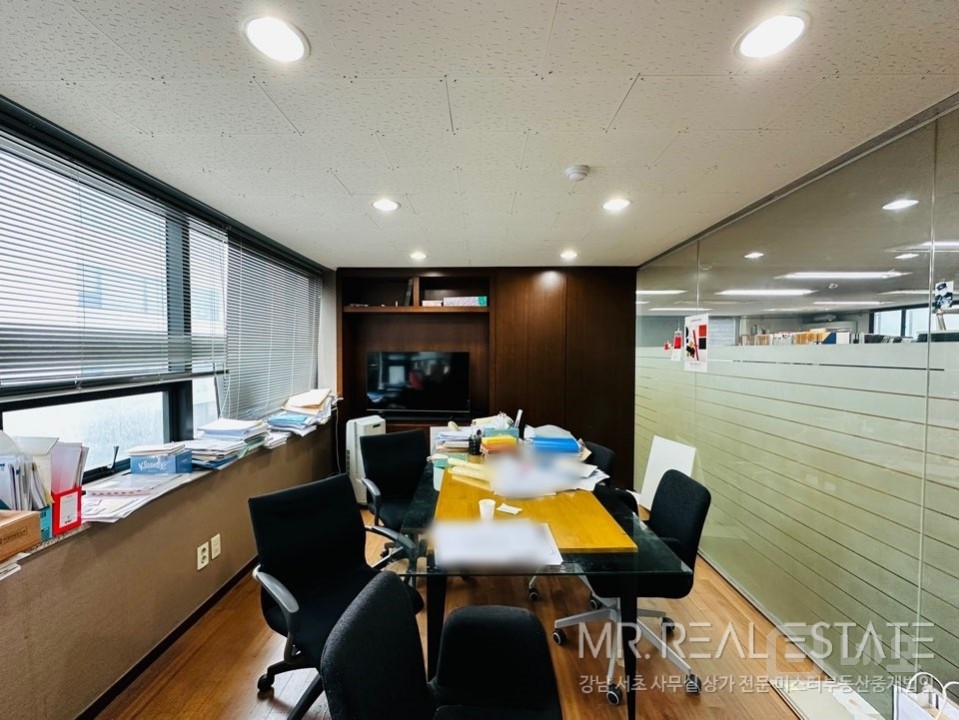 실사진 선정릉역1분 초역세권 엘베 자주식주차 룸2개 단독층 매물의 7번째 사진