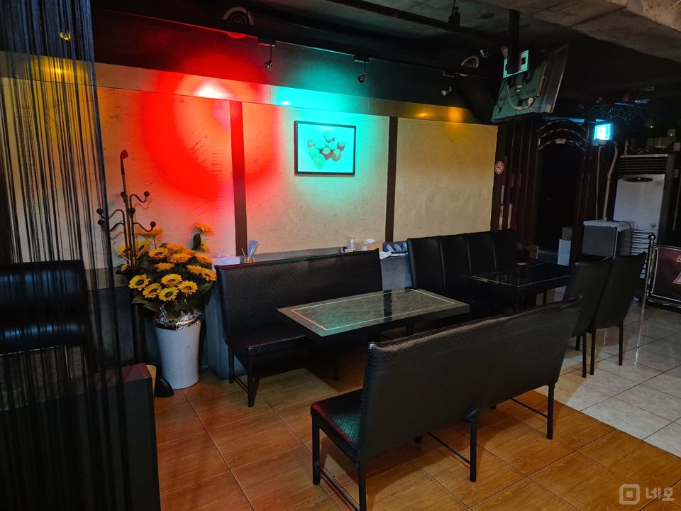 청파동 대로변에 위치한 라이브카페 매물의 2번째 사진