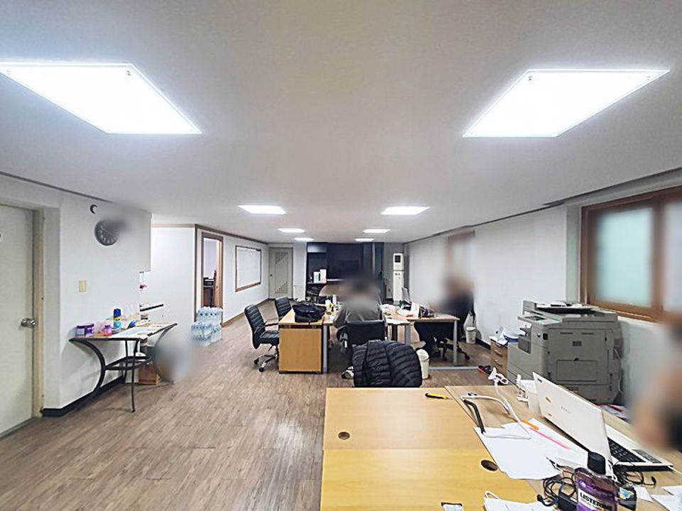 ♣ 합정역 도보5분 36평! 위치좋고 내부깔끔한 가성비 최고사무실!! 매물의 1번째 사진