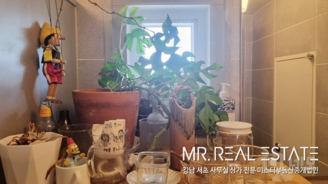 압구정역 인근.3면통창 채광우수.내외관 최상급 인테리어 매물의 1번째 사진