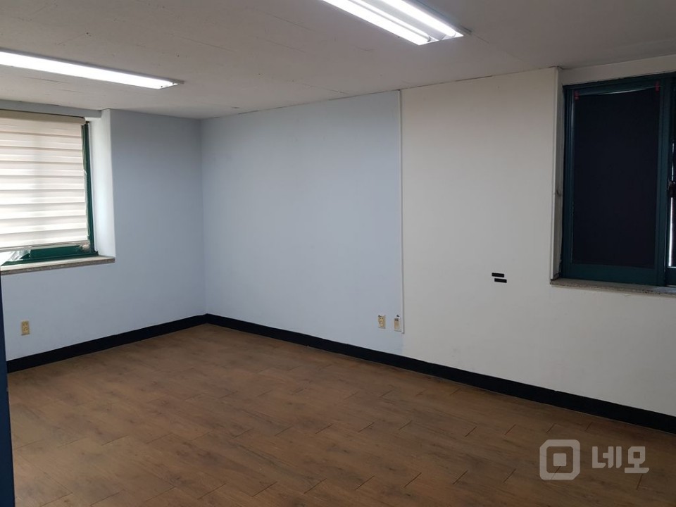 에어컨옵션 내부칸막이 월세저렴 2층 단독사용 법인및 쇼핑몰사무실로 추천 매물의 13번째 사진