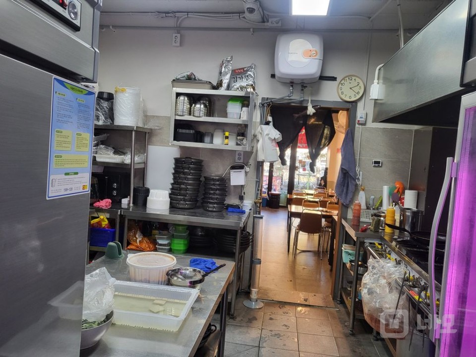 현재 성업중인 김치찌개집입니다 매물의 3번째 사진