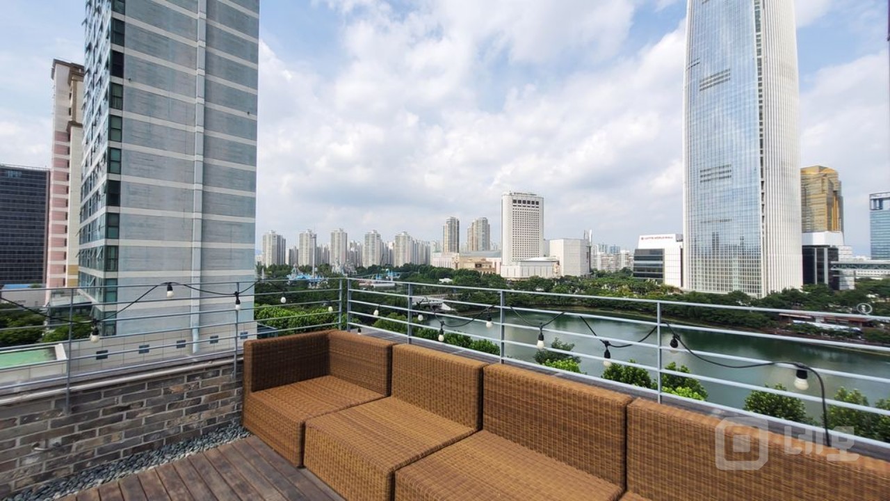 석촌호수길 롯데타워 뷰 8층+루프탑 상가사무실 매물의 21번째 사진