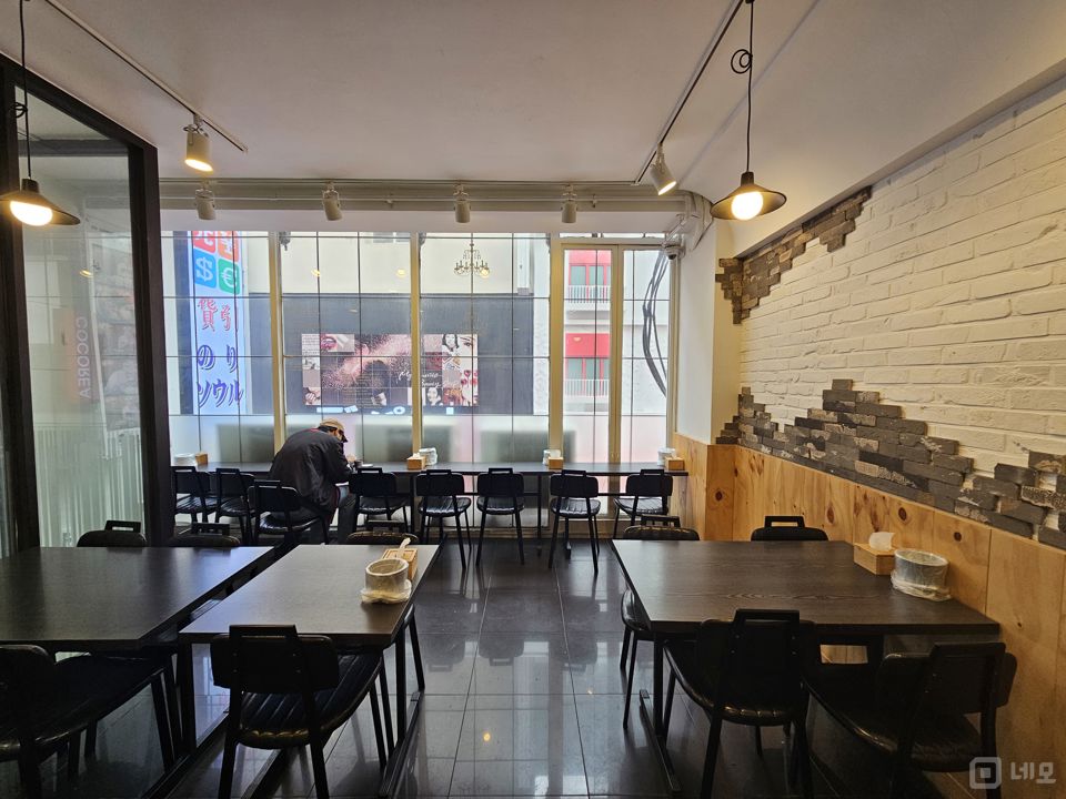 유동인구 많은 명동 메인상권 음식점 매물의 2번째 사진