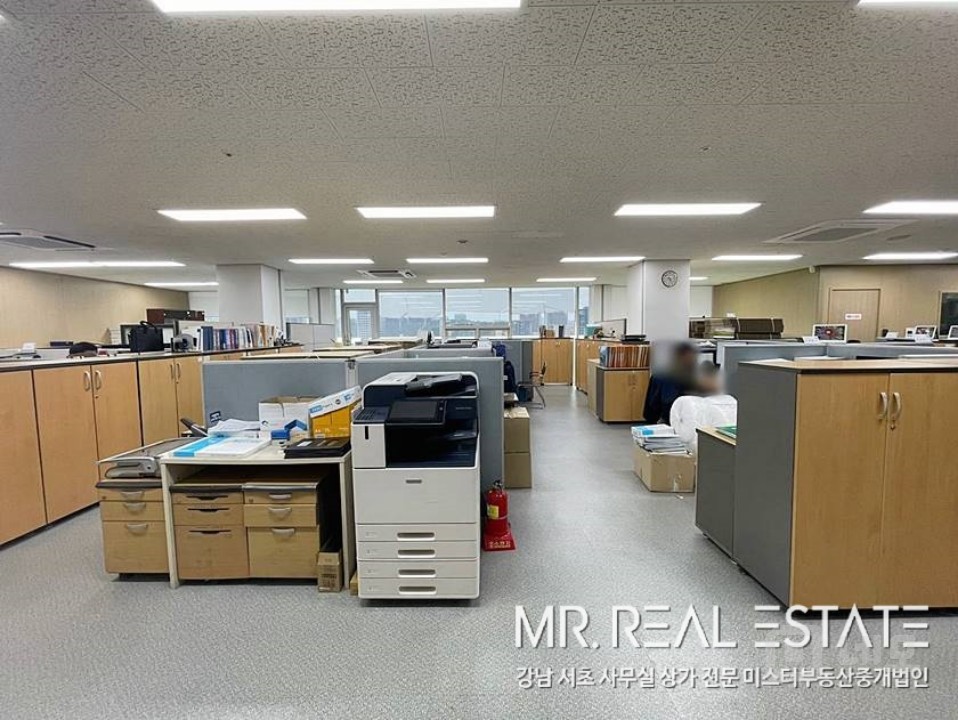남터역.대로변.주차2대.고층뷰.법무.세무.회계.업종협의 매물의 3번째 사진