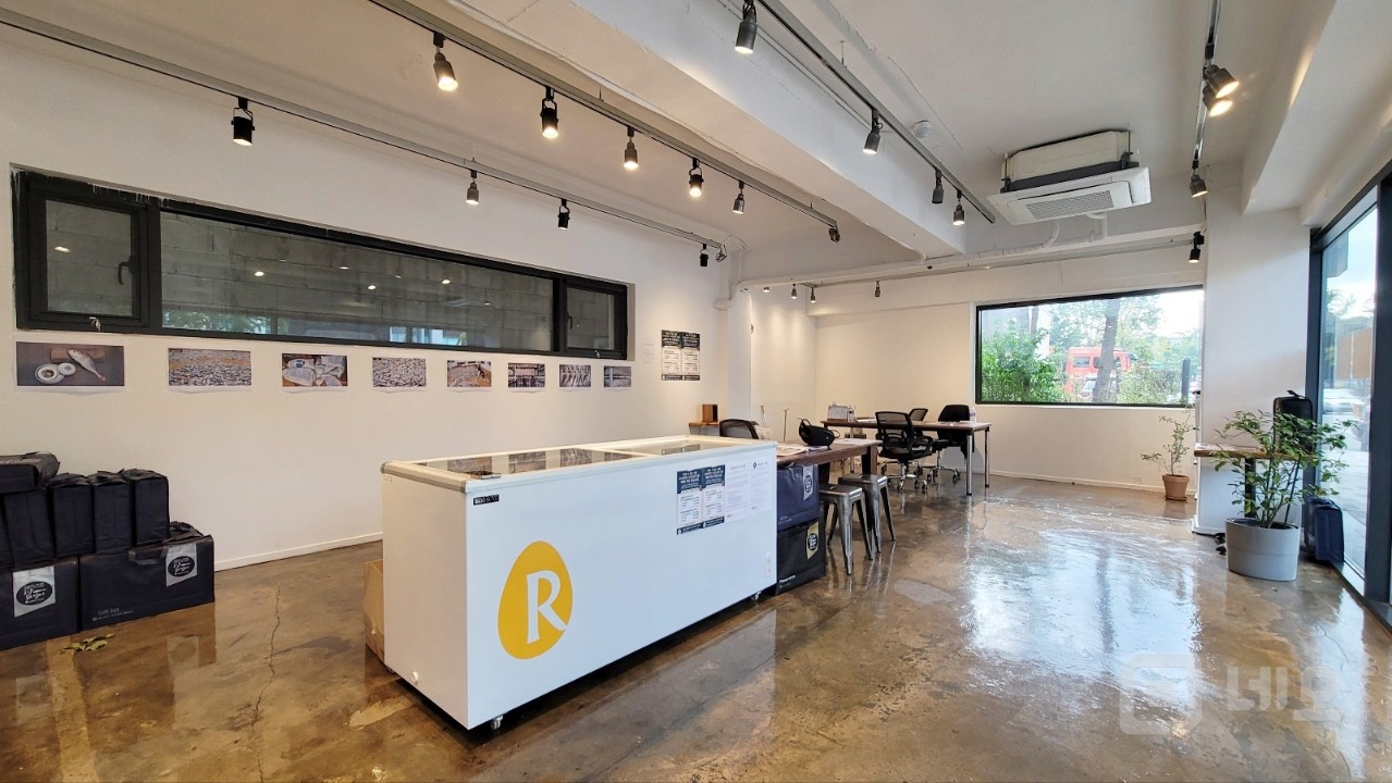 안국역 인근 대로변 가시성 좋은 1층 상가 , 무권리 매물의 4번째 사진