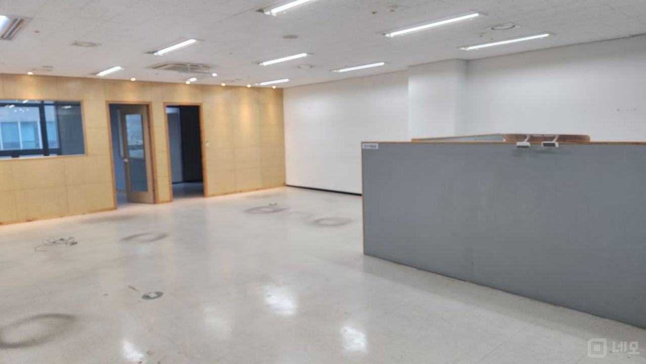 전용 42평 9호선 가양역  도보 4분 중형사무실  매물의 2번째 사진