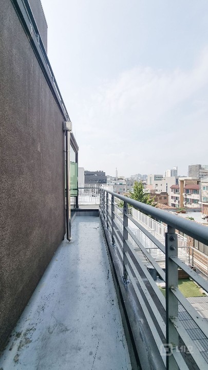 조용한 입지 환경 신축급 외관 확 트인 개방감 좋은 공간 매물의 6번째 사진