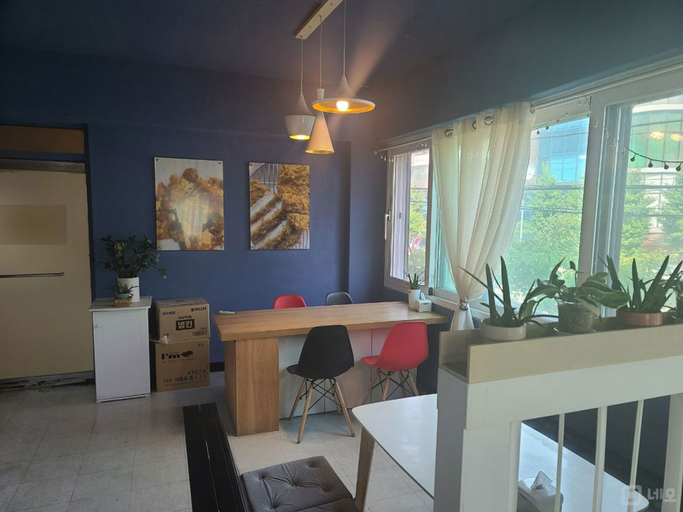 대림동 도로변 위치, 배후수요 풍부한 2층 음식점 매물의 1번째 사진