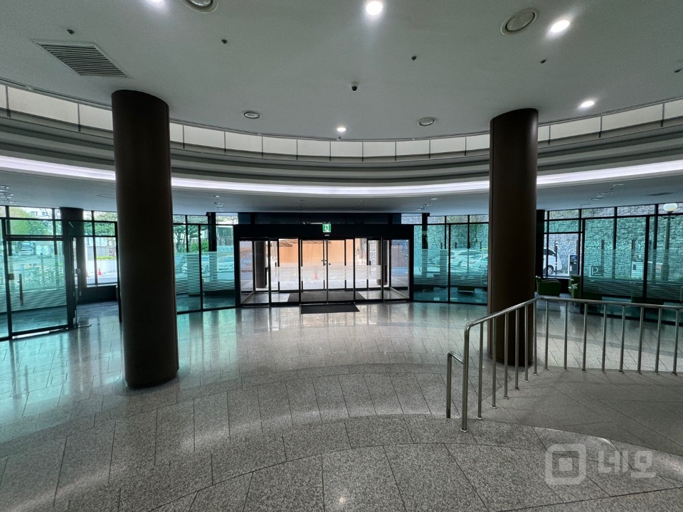 한강뷰 가성비 최고의 사무실 최고층 주차편리 강변북로 앞 매물의 17번째 사진