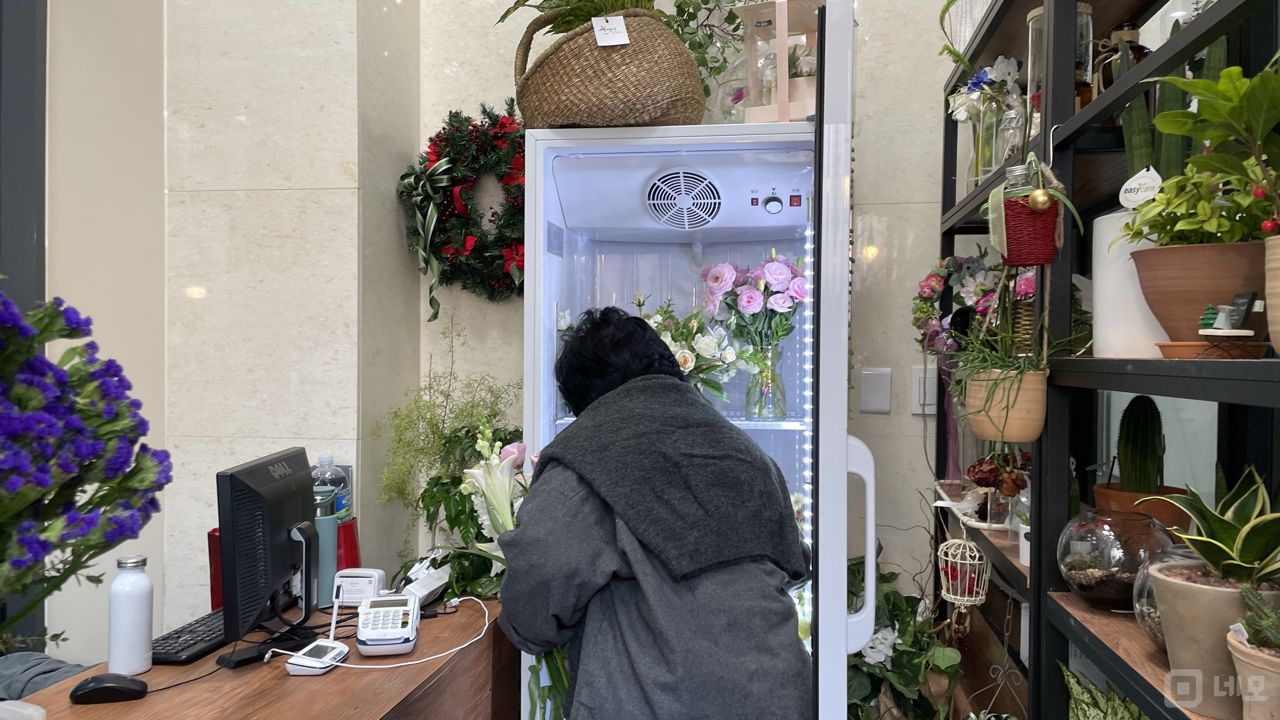 역삼동 언주역 초역세권, 대로변 1층 위치해 접근성 좋은 꽃집 매물의 2번째 사진