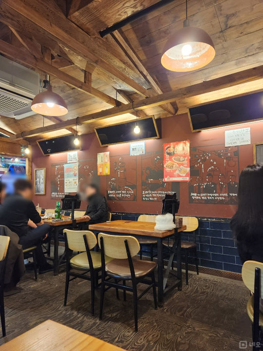 신내동 망우역 역세권, SNS 감성 인테리어, 매출 좋은 호프집 매물의 3번째 사진