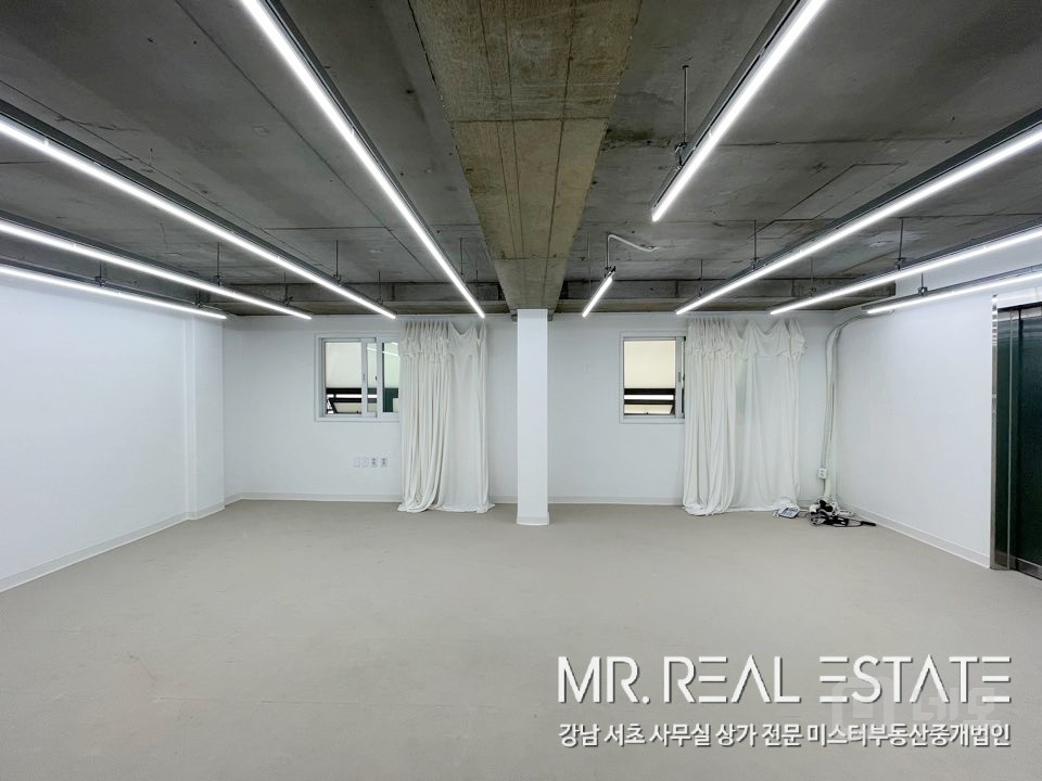 가로수길.화이트톤깔끔한인테리어.압구정인근 매물의 3번째 사진