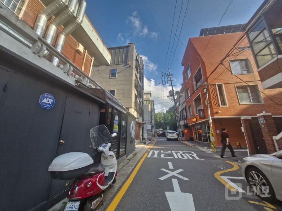 샤로수길 초입, 권리금 없는 1층 귀한 매물! 매물의 12번째 사진
