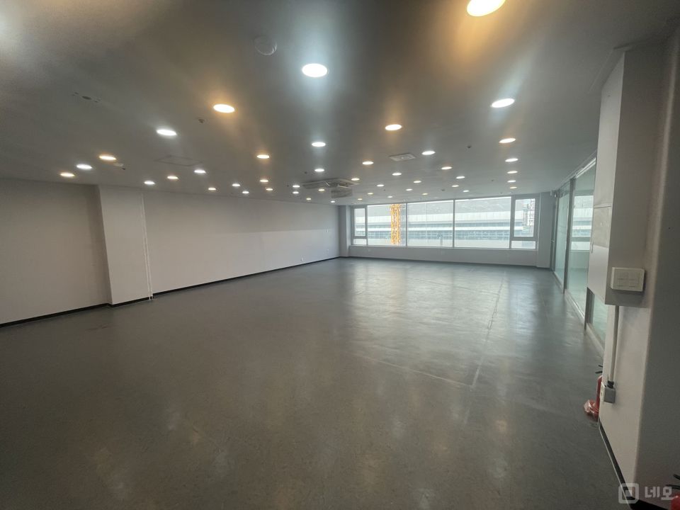 상봉망우역세권 대로변 지하주차장 30p 노출잘되는 사무실 매물의 15번째 사진