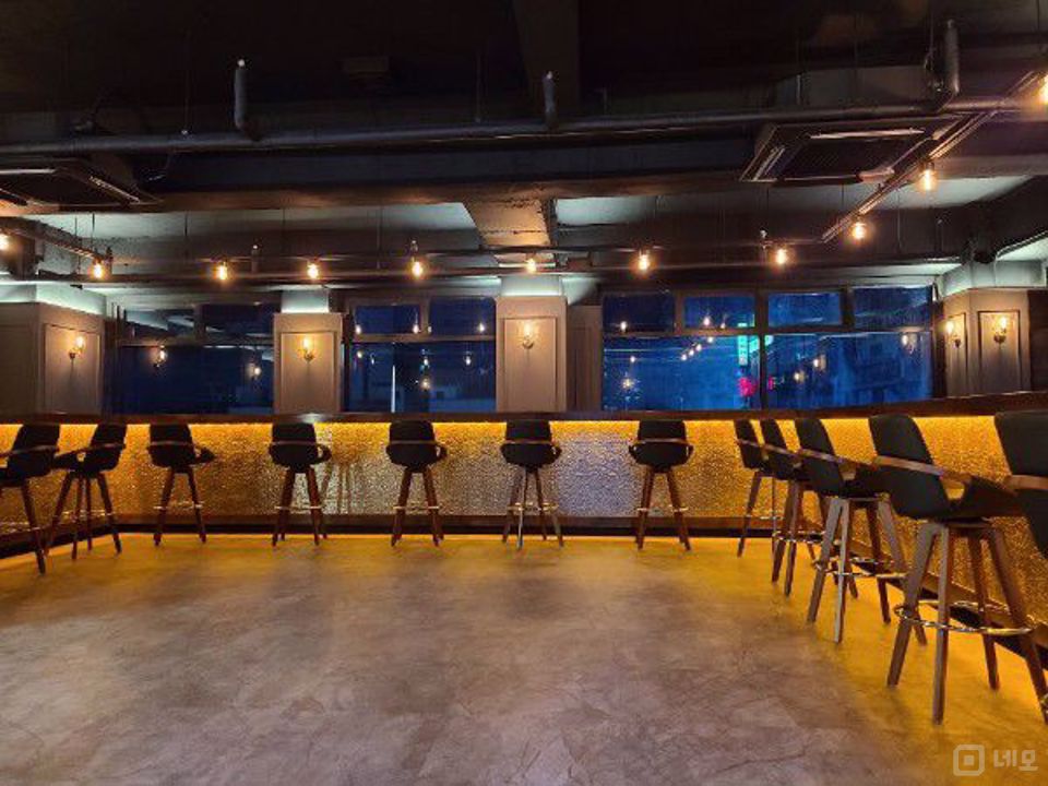 모던 인테리어 완비된 동두천 지행동 bar 매물의 1번째 사진