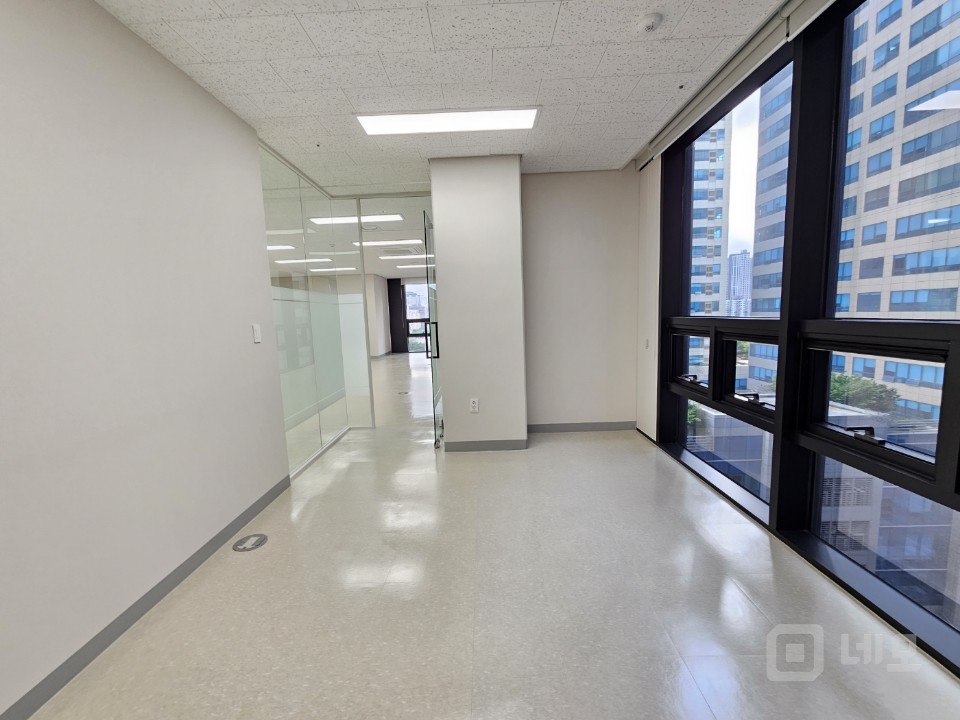 어반워크 전용40P 룸2개 창고 탕비실 가산역세권신축사무실 매물의 9번째 사진