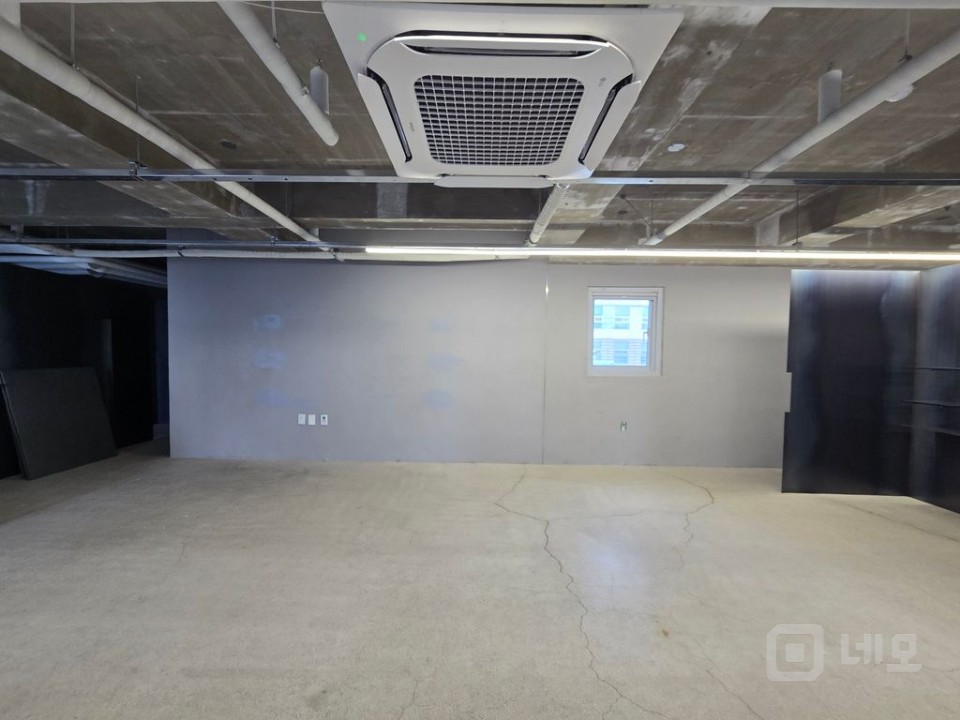 신축 노출천정 깨끗한 사무실 매물의 7번째 사진