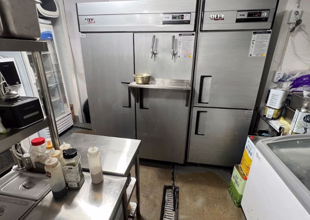문산읍 당동리  위치좋은대로변 1층 상가  임대 매물의 3번째 사진
