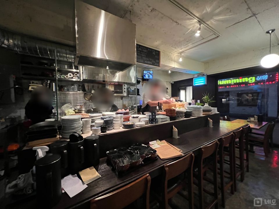 창천동 대학가에 위치한 요리주점 매물의 1번째 사진