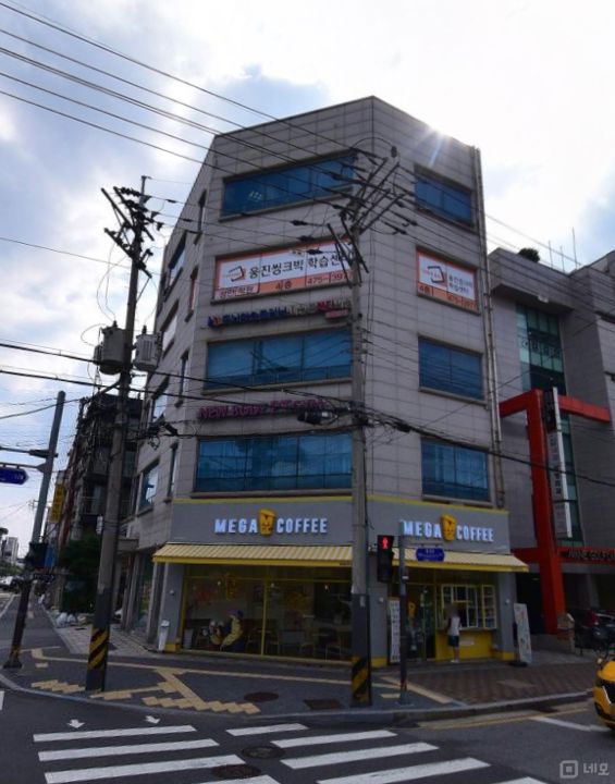 성내동 깔끔한 인테리어, 가성비 좋은 사진스튜디오 매물의 9번째 사진