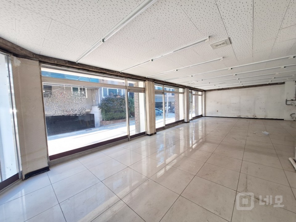 염곡 사거리 ,가성비 좋은 상가 매물의 1번째 사진