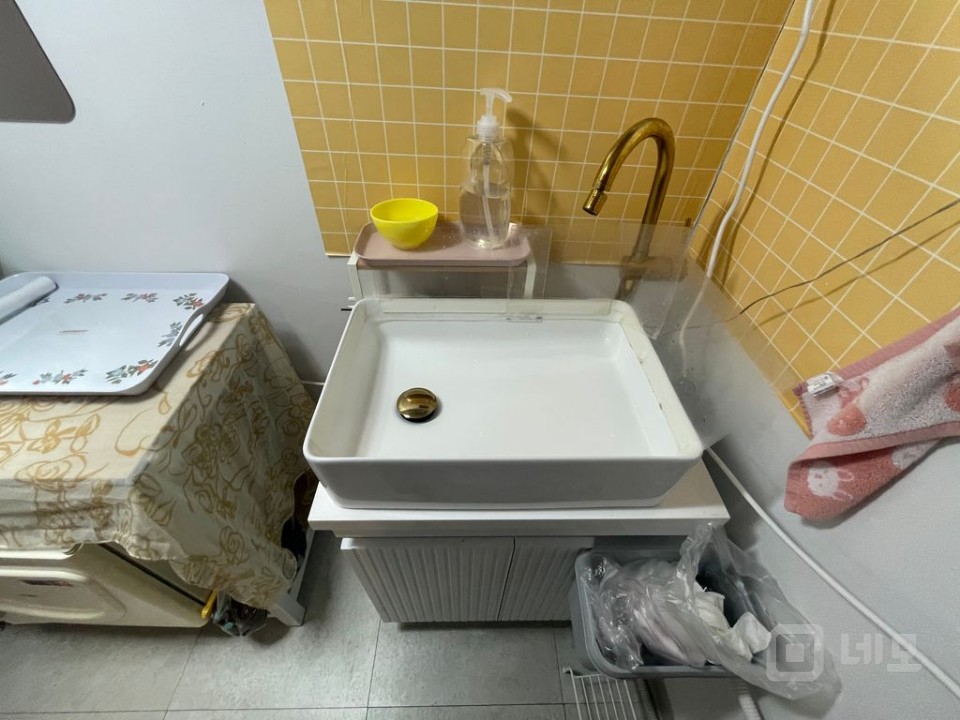 10.5평 채광좋은 통창 주차무 매물의 10번째 사진