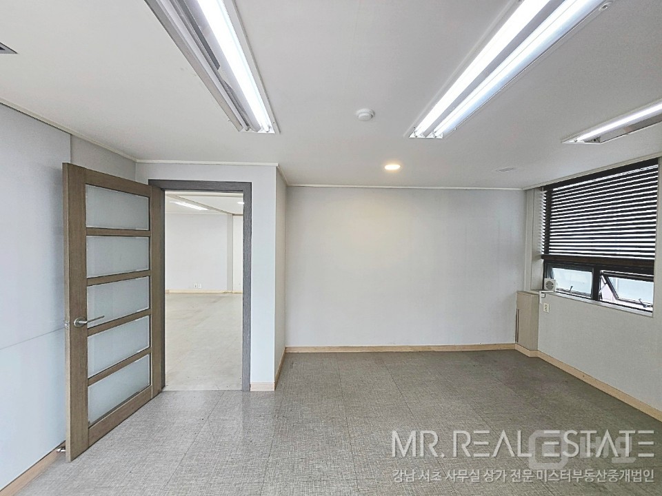 삼성중앙역 바로앞. 내외관 ACE.대로변빌딩.가성비甲 매물의 6번째 사진