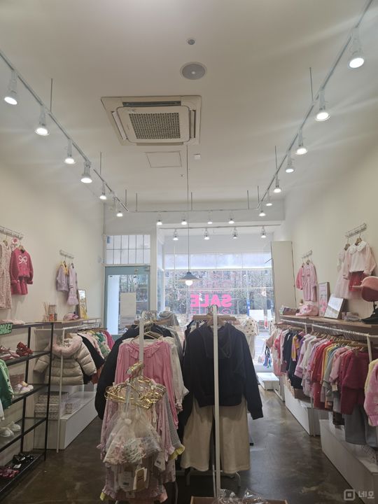역세권, 장기역 옷가게 1층 상가 임대 매물의 2번째 사진
