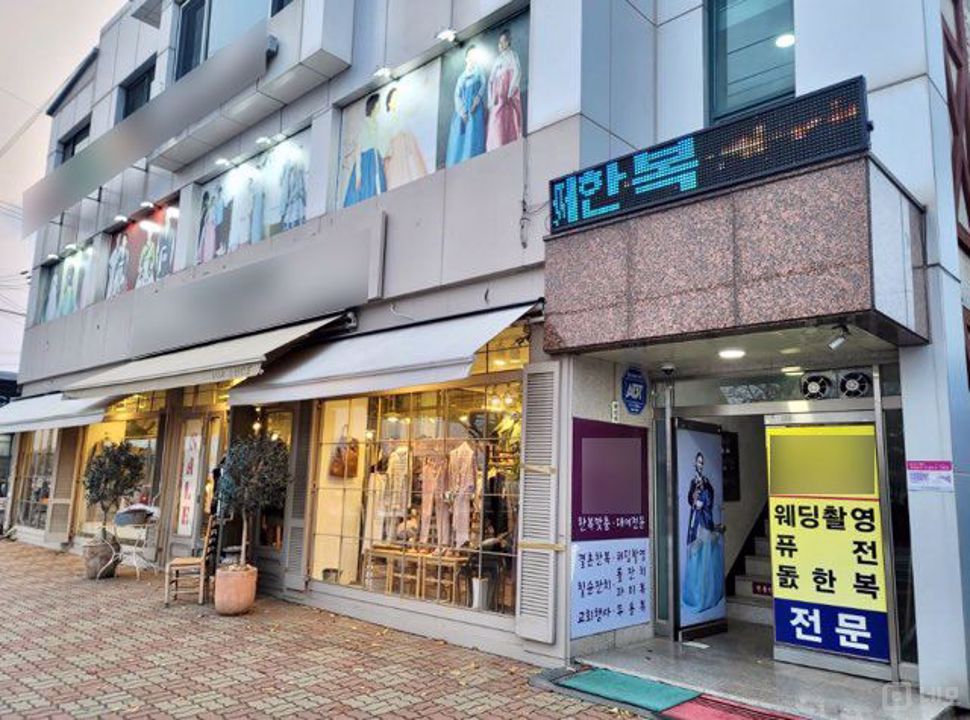 덕이동 도로변 위치, 인테리어 완비된 2층 한복대여샵 임대 매물의 8번째 사진