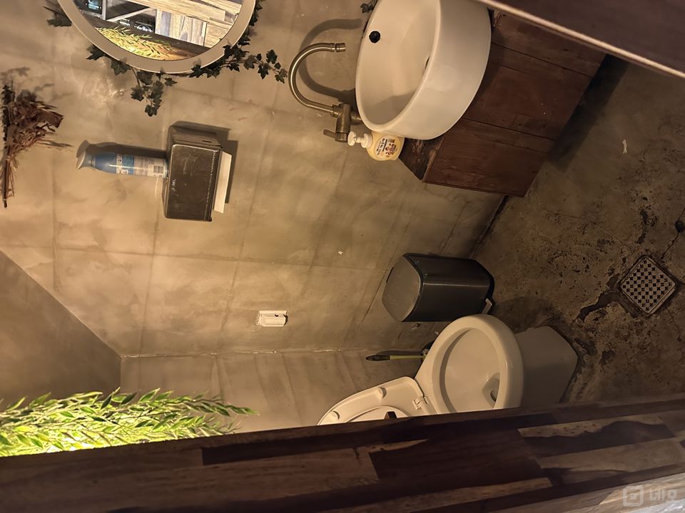 관악구 신림동, 깔끔한 인테리어 완비된 1층,지층 맥주호프점 매물의 4번째 사진