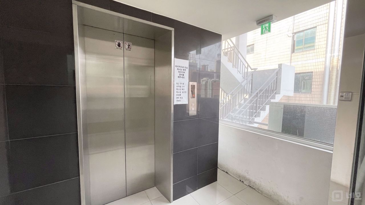 논현역 도보 5분 내 위치 번화가 대로변 사무실 매물의 3번째 사진