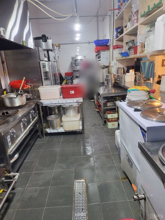 대로변, 접근성 좋은 1층 용호동 점포 매물의 4번째 사진