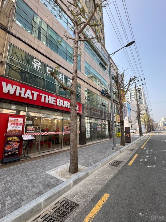 1층 상가 임대, 대로 변, 하단역 10번 출구 근처  매물의 4번째 사진