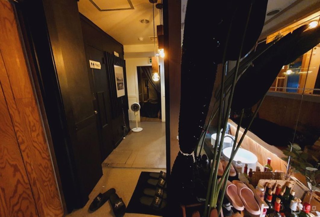 강남역 초역세권 인테리어 완비된 3층 상가 매물의 1번째 사진