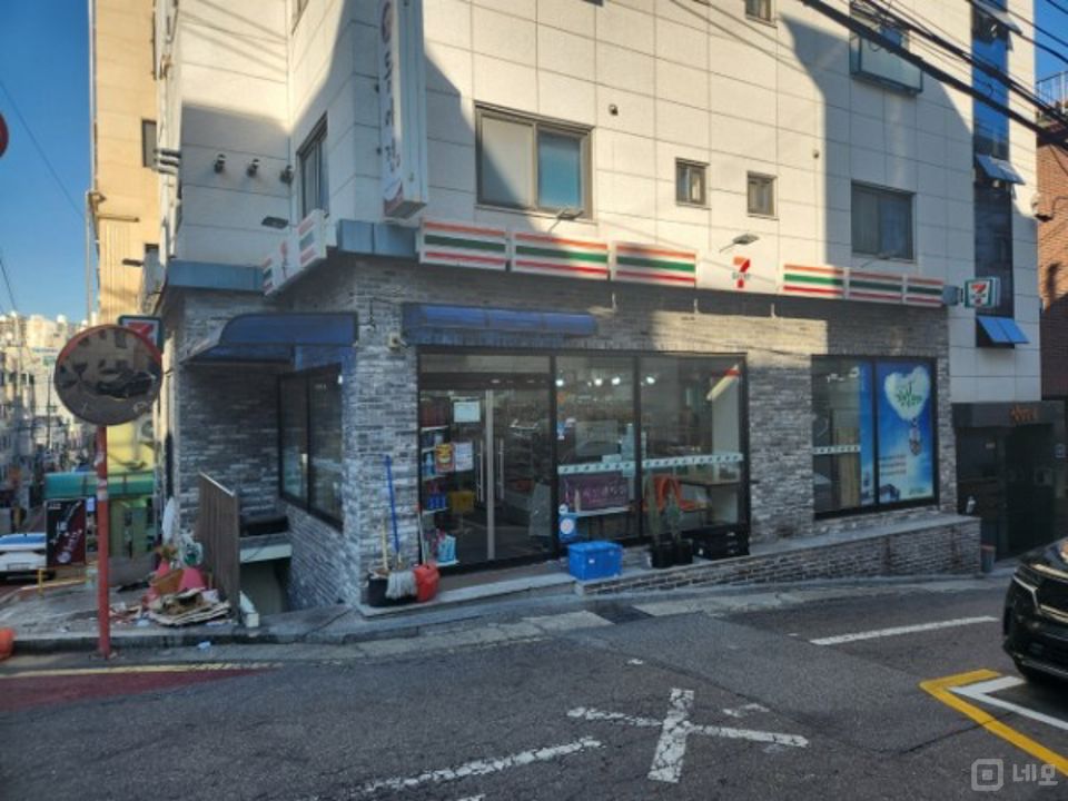 접근성 좋은 봉천동 1층 코너상가 매물의 7번째 사진